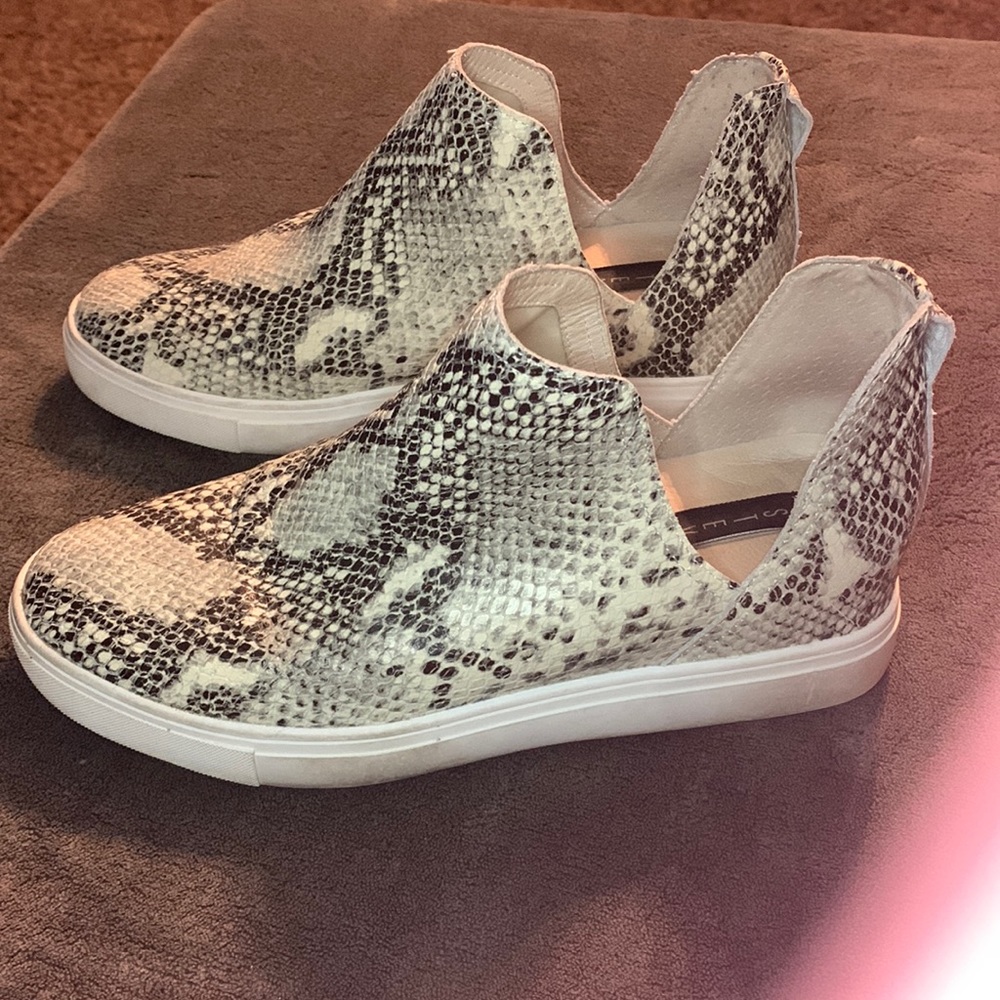 -Steve Madden Snakeskin Ankle Bootie, Size 8.5 M